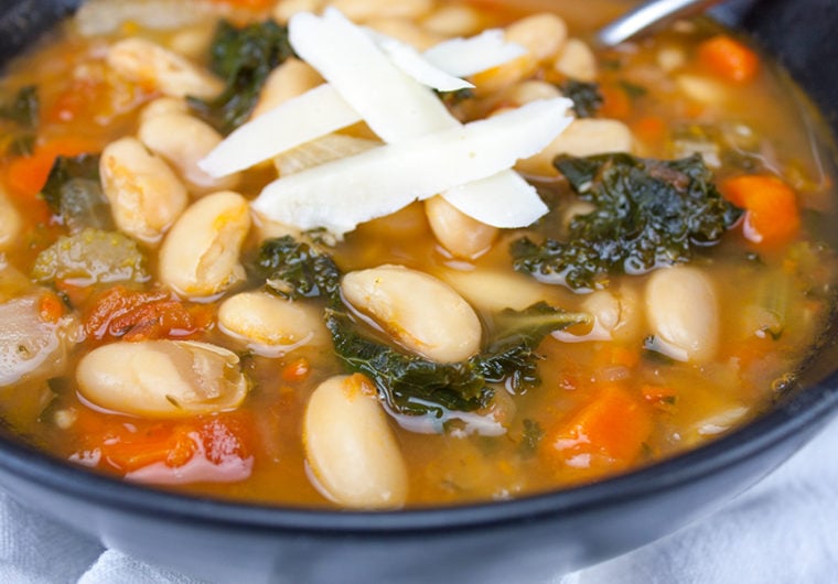 Tuscan White Bean Soup - An easy vegetarian 30-minute meal. So warm, satisfying and healthy!