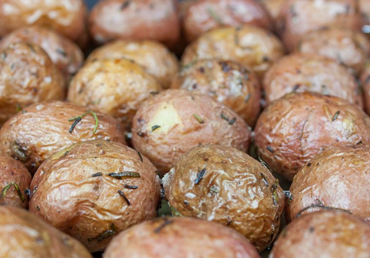 Rosemary Garlic Grilled Baby Potato Skewers - A great side dish for those summer barbecues. Fluffy inside, slightly crispy outside, infused with herb and garlic flavor.