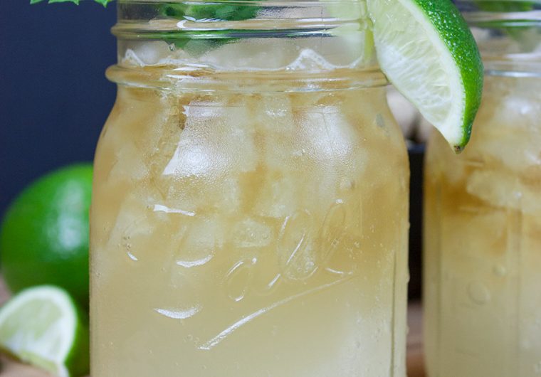 Crisp Refreshing Kentucky Mule - Perfect warm weather, porch sittin' cocktail!