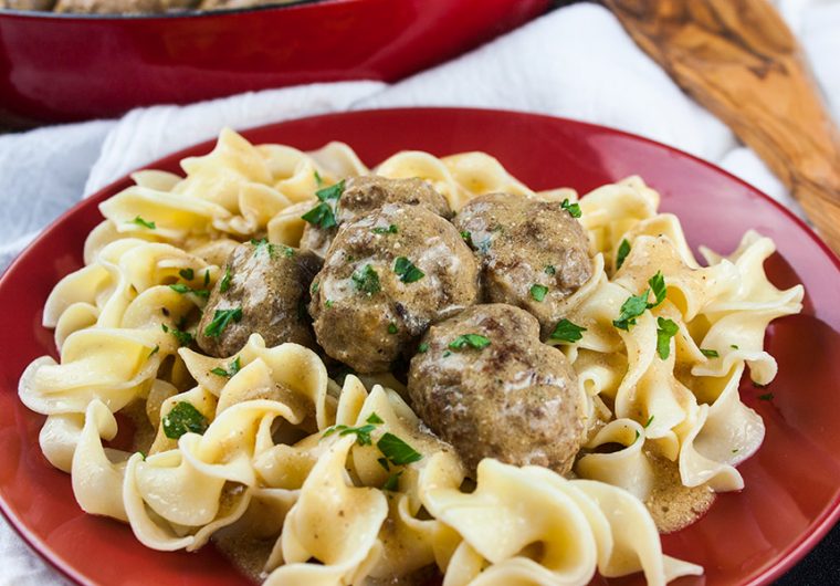 30 Minute Swedish Meatballs - Tender, juicy meatballs smothered in a rich, creamy, flavor packed gravy! Perfect weeknight meal.
