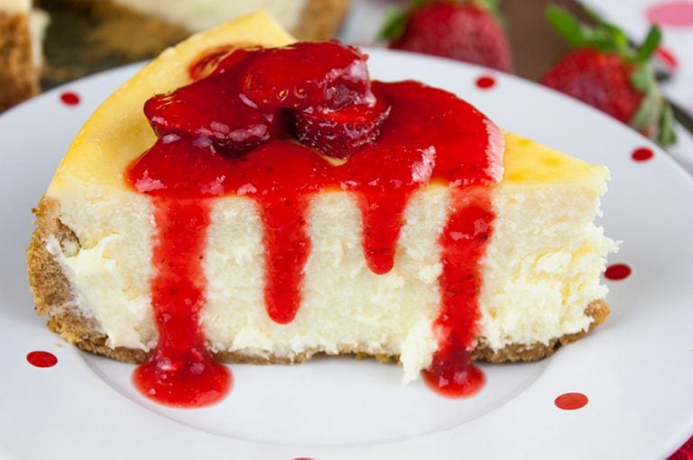 Smooth Creamy Cheesecake (strawberry topping)