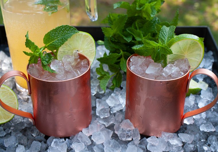Skinny Moscow Mule - Sugar-free cocktail! Yes, no added sweeteners at all. Crisp, light, and totally refreshing. It's five o'clock somewhere, right?