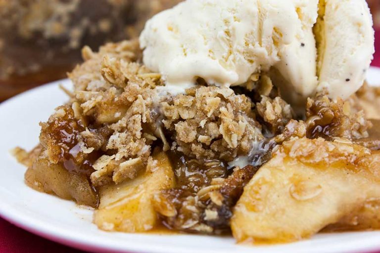 Classic Apple Crisp with Oat Topping