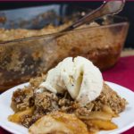 Classic Apple Crisp - Thinly sliced cinnamon-spiced apples baked to perfection and topped with a sweet crunchy oat crumble. Easy to make and a no-fuss way to apple-pie flavors. #recipes #fall #dessert #holiday #holidays