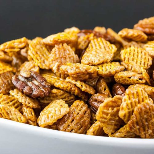 Praline Crunch Snack Mix - The perfect balance of salty, sweet, and crunchy! Not to mention it's extremely addictive. Beware!